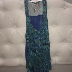 Green and blue rye dye tank